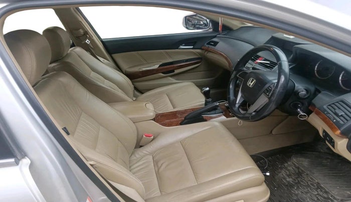 2011 Honda Accord 2.4L I-VTEC MT, Petrol, Manual, 88,684 km, interior