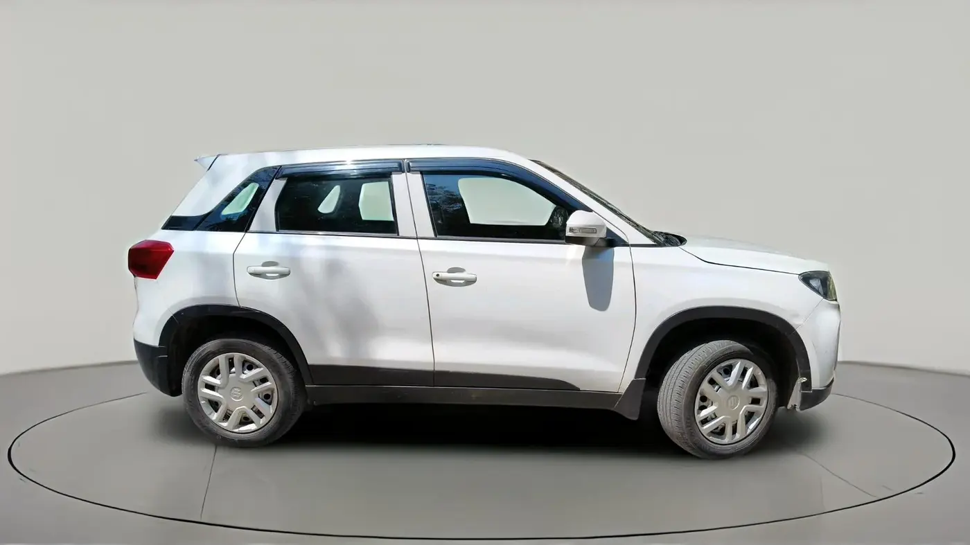 2022 Maruti BREZZA LXI, Petrol, Manual, 28,251 km, exterior