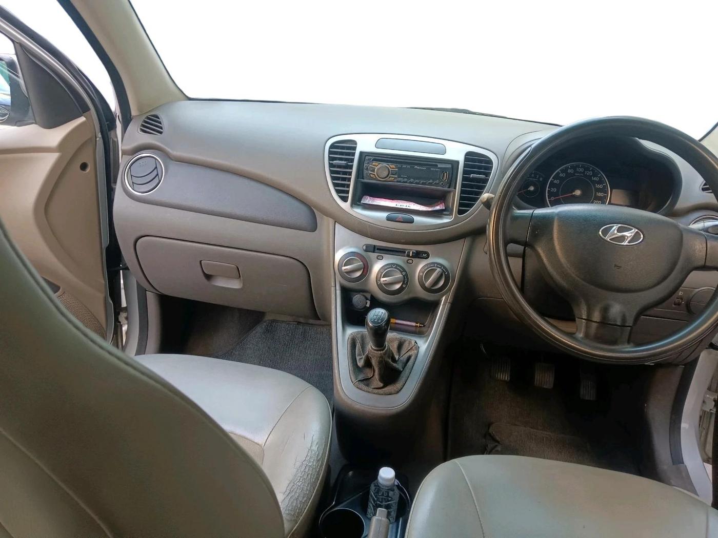 2011 Hyundai i10 MAGNA 1.2, Petrol, Manual, 82,575 km, interior