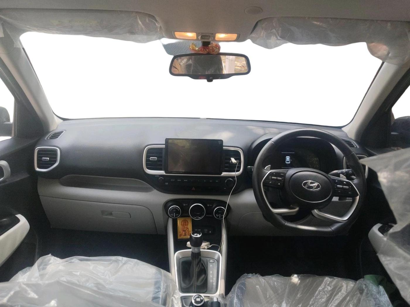 2023 Hyundai VENUE SX (O) 1.0 TURBO DCT, Petrol, Automatic, 20,514 km, interior