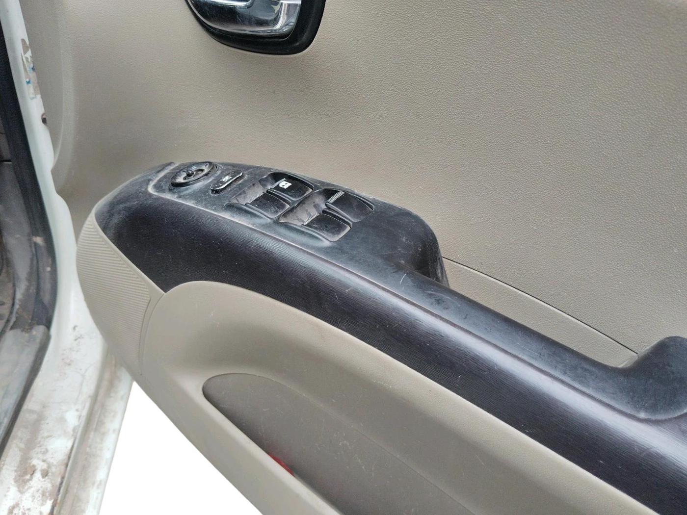 2011 Hyundai i10 MAGNA 1.2, CNG, Manual, 93,478 km, interior