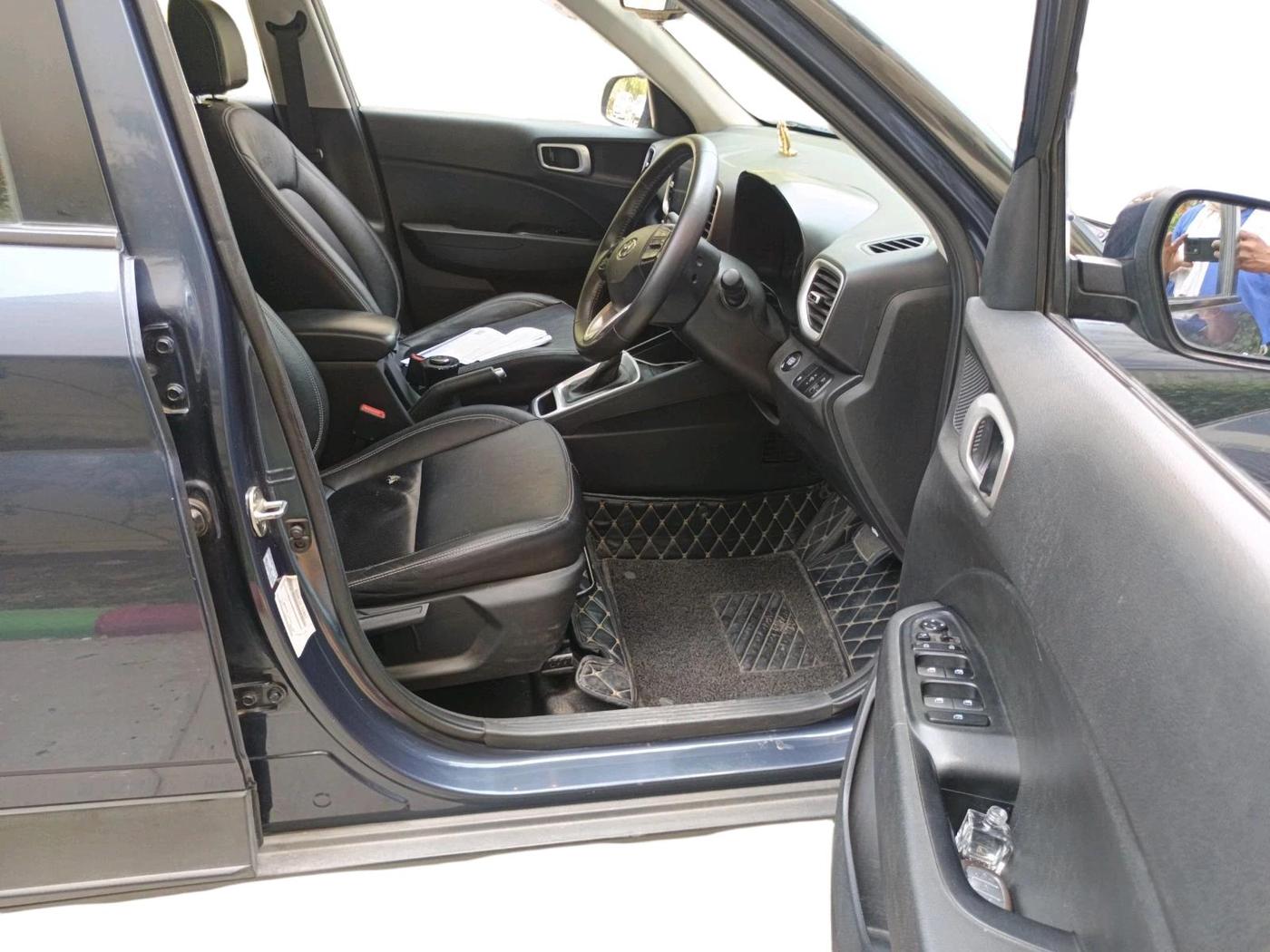 2019 Hyundai VENUE SX PLUS 1.0 TURBO DCT, Petrol, Automatic, 63,232 km, interior