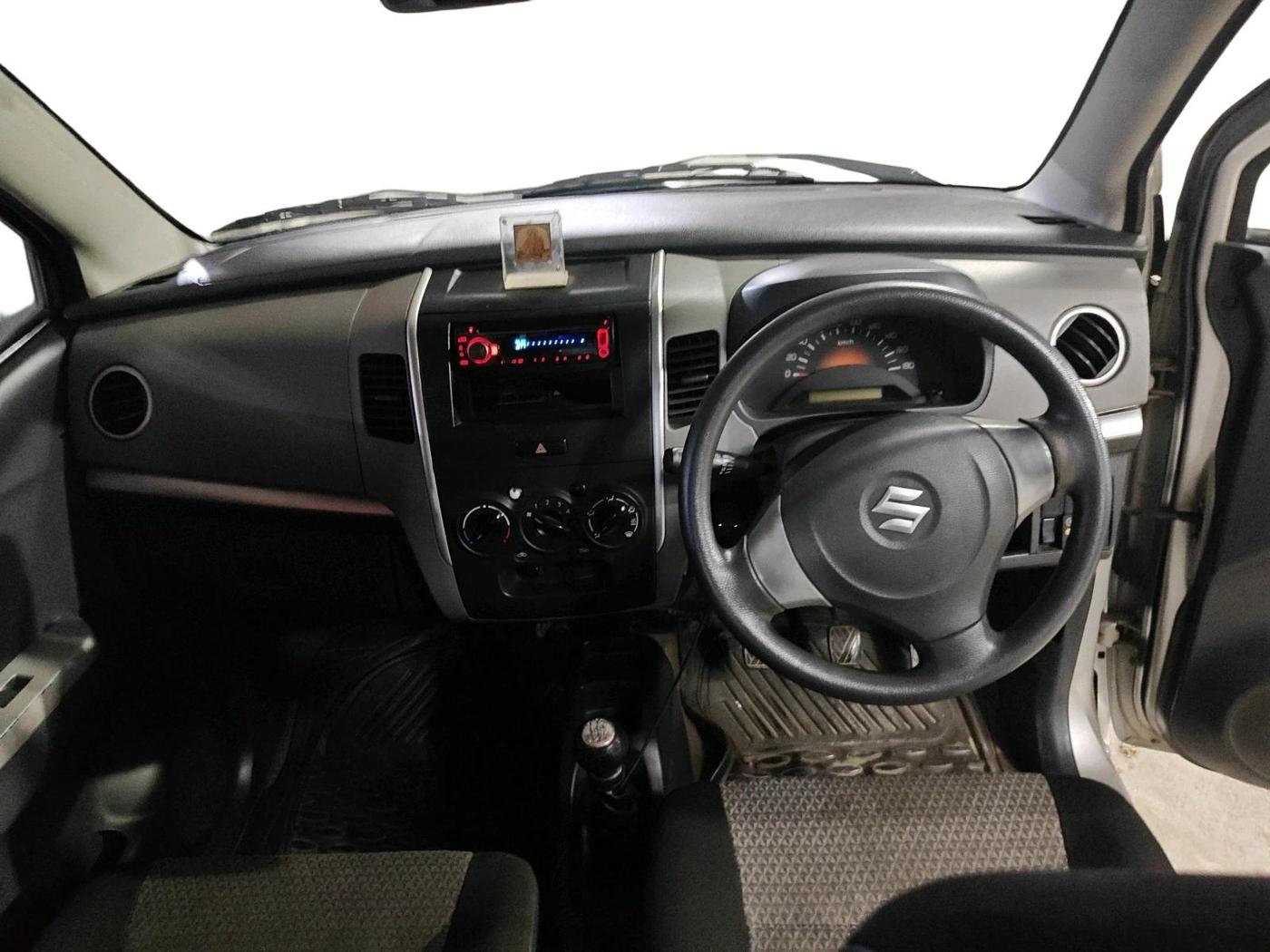2011 Maruti Wagon R 1.0 LXI CNG, CNG, Manual, 1,00,384 km, interior