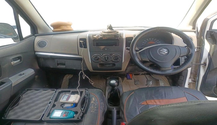 2013 Maruti Wagon R 1.0 LXI, CNG, Manual, 1,01,895 km, interior