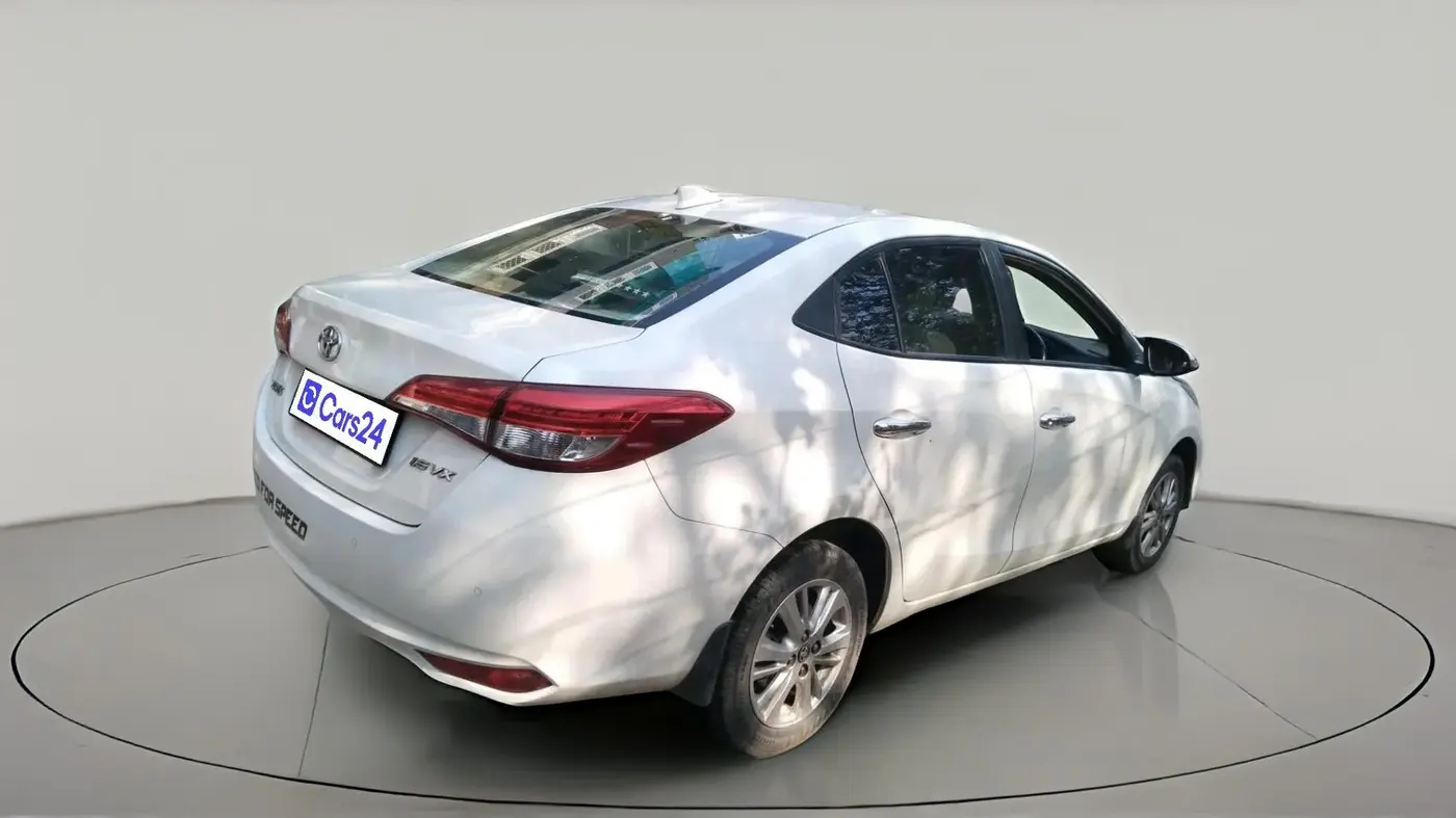 2018 Toyota YARIS VX CVT, Petrol, Automatic, 60,070 km, exterior