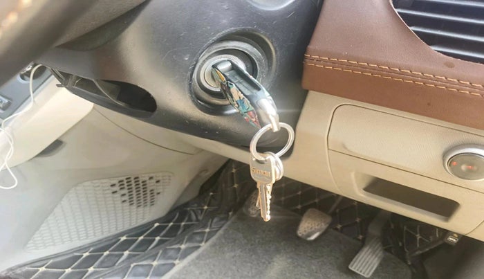 2019 Tata NEXON XM PETROL, CNG, Manual, 55,240 km, interior