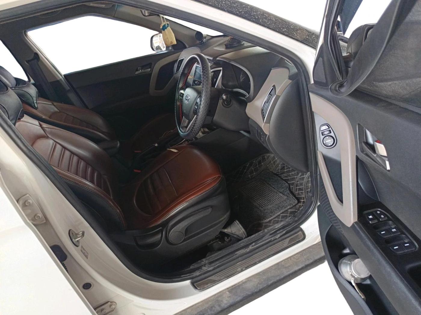 2016 Hyundai Creta SX PLUS AT 1.6 PETROL, Petrol, Automatic, 82,878 km, interior