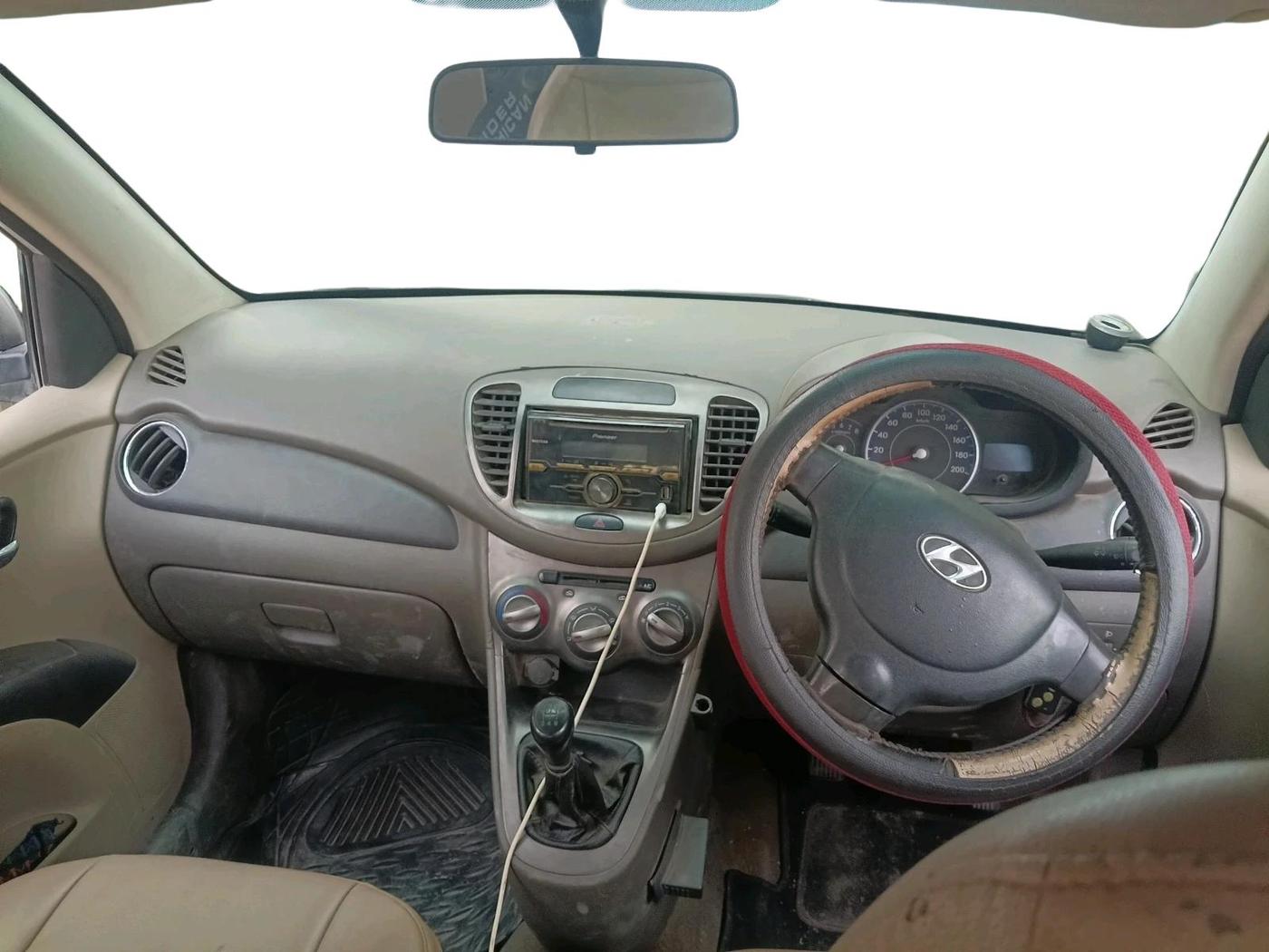 2012 Hyundai i10 MAGNA 1.2, CNG, Manual, 1,51,520 km, interior