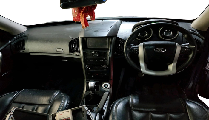 2017 Mahindra XUV500 W10 1.99, Diesel, Manual, 59,245 km, interior