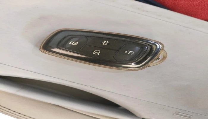 2022 Tata Safari XZA, Diesel, Automatic, 32,379 km, interior