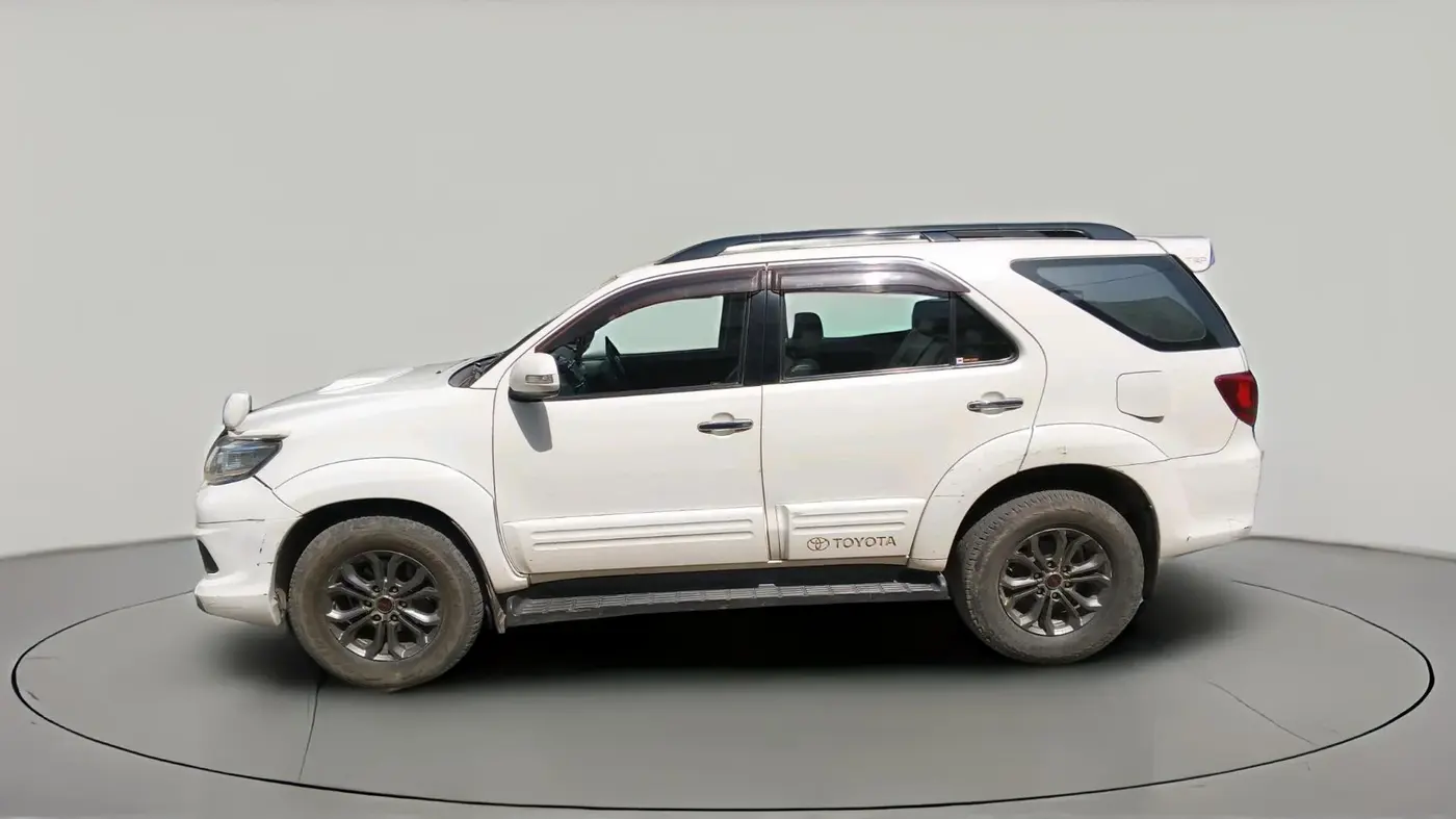 2016 Toyota Fortuner 3.0 4X2 AT, Diesel, Automatic, 2,01,206 km, exterior
