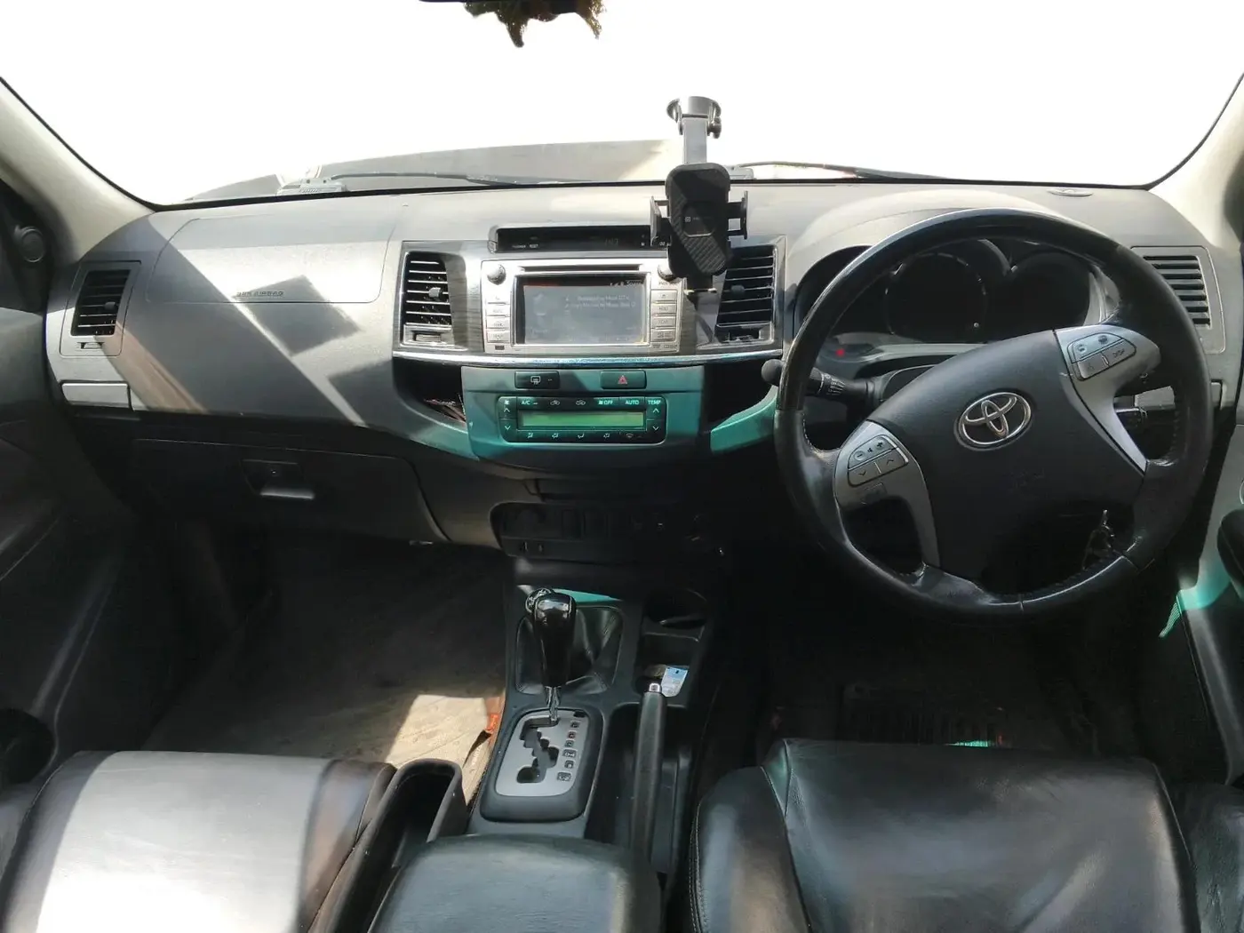 2016 Toyota Fortuner 3.0 4X2 AT, Diesel, Automatic, 2,01,206 km, interior