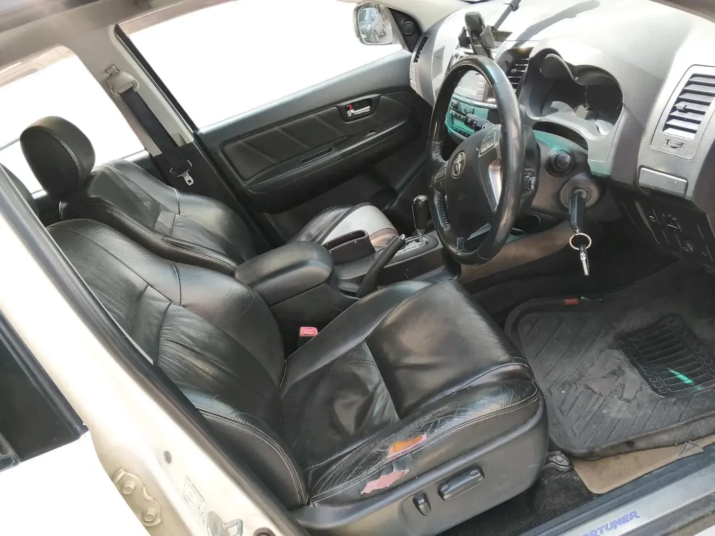 2016 Toyota Fortuner 3.0 4X2 AT, Diesel, Automatic, 2,01,206 km, interior