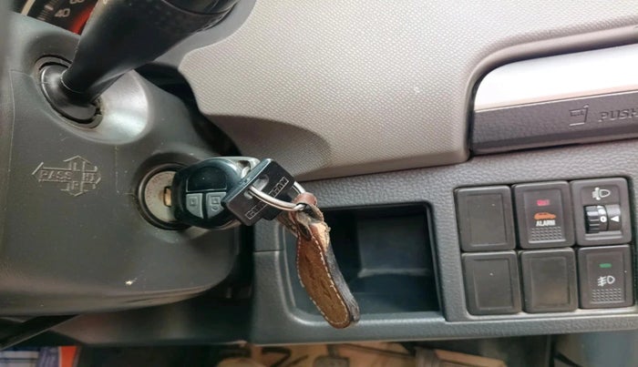 2011 Maruti Wagon R 1.0 VXI, Petrol, Manual, 61,690 km, interior
