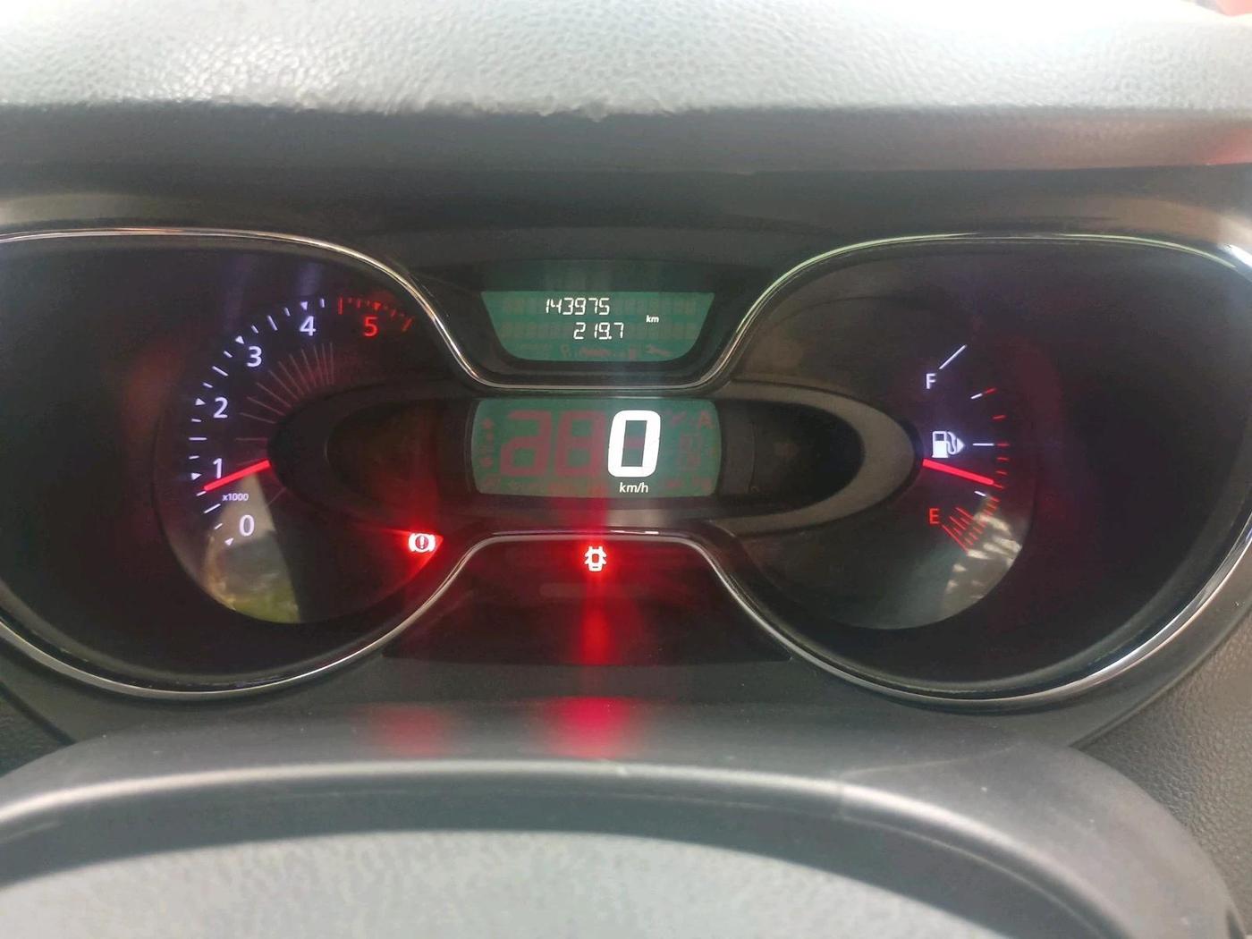 2017 Renault Captur RXT DIESEL, Diesel, Manual, 1,43,975 km, interior