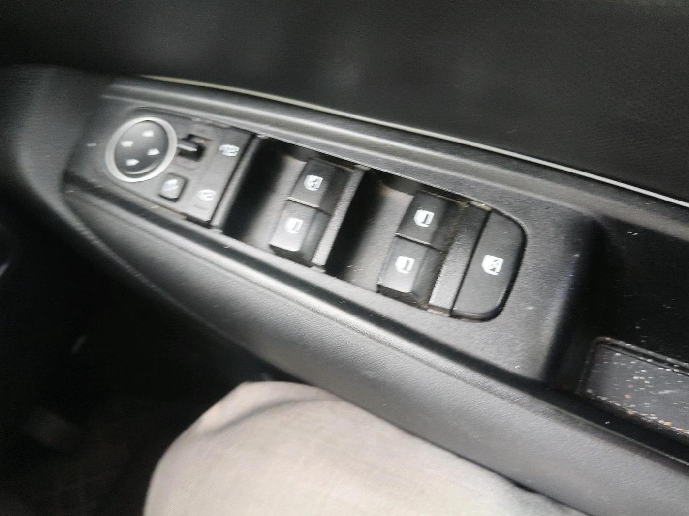 2023 KIA SONET HTK PLUS 1.0 IMT, Petrol, Manual, 56,206 km, interior