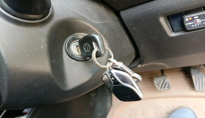 2019 Maruti Swift LXI, CNG, Manual, 62,756 km, interior