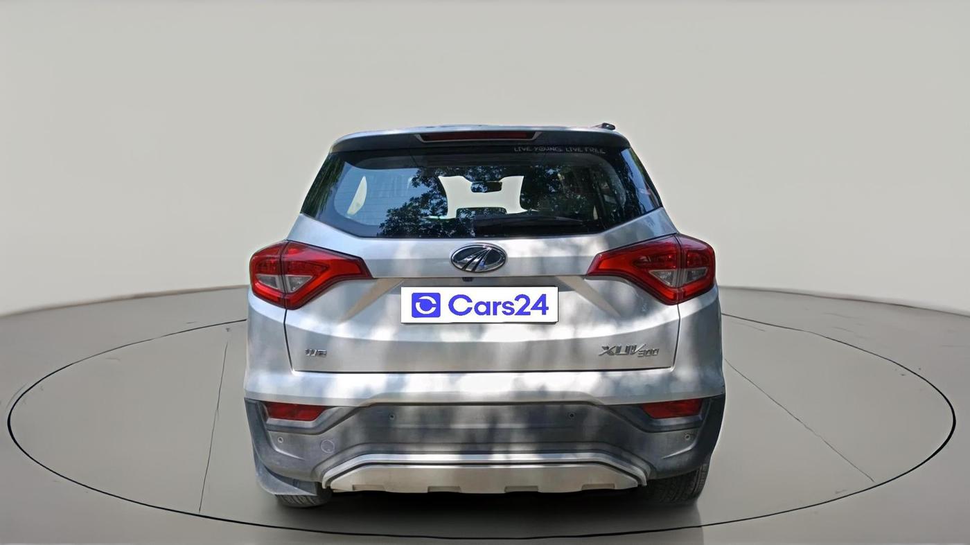 2019 Mahindra XUV300 W8 1.2 PETROL, Petrol, Manual, 1,07,253 km, exterior