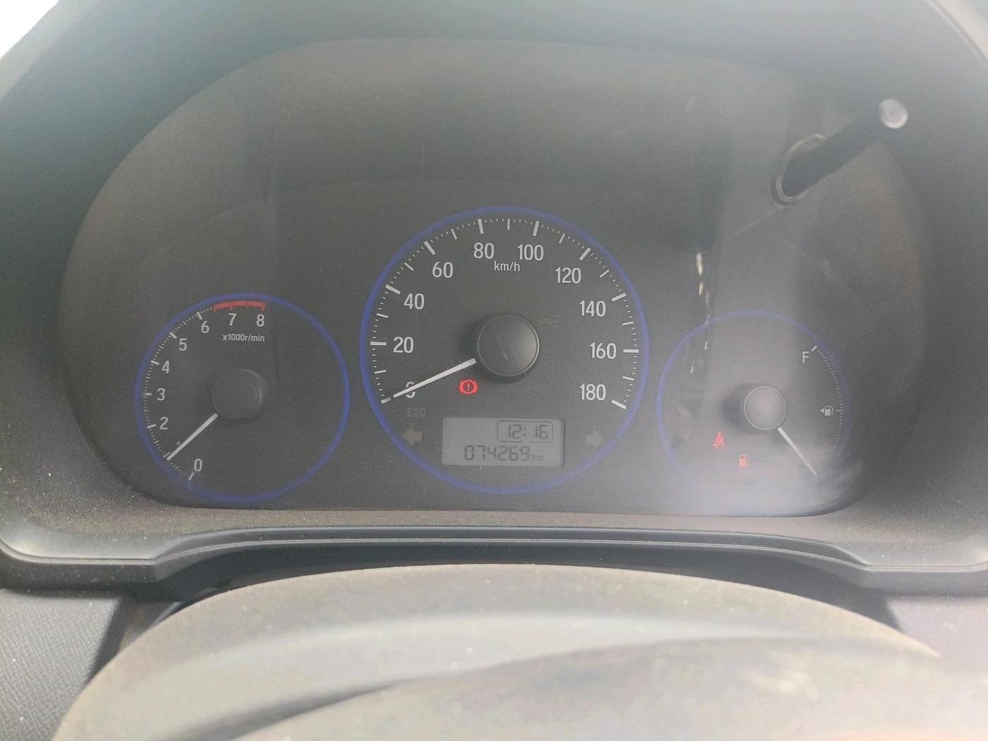 2016 Honda Brio VX MT, Petrol, Manual, 74,269 km, interior