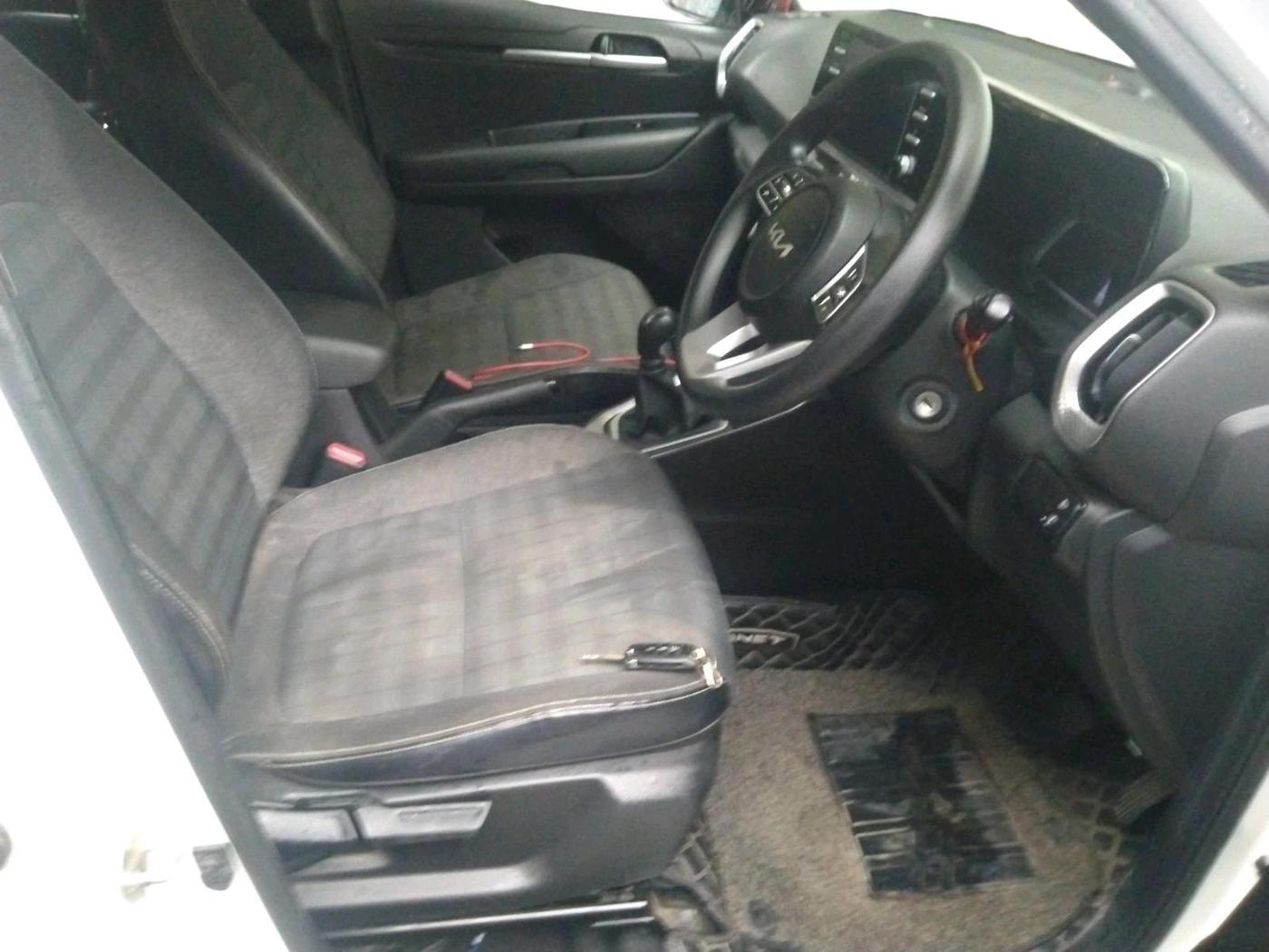 2022 KIA SONET HTK PLUS 1.2, Petrol, Manual, 36,208 km, interior