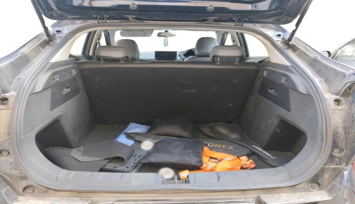 2025 Tata Curvv Creative 1.2 Petrol 7DCA, Petrol, Automatic, 18,633 km, exterior