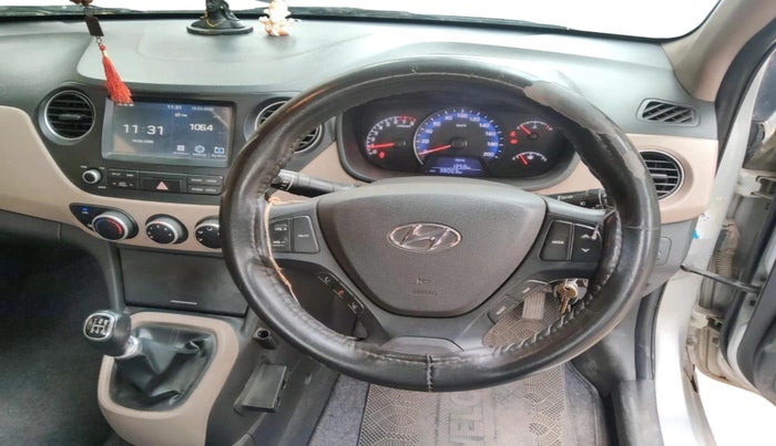 2017 Hyundai Xcent SX 1.2, Petrol, Manual, 38,065 km, interior