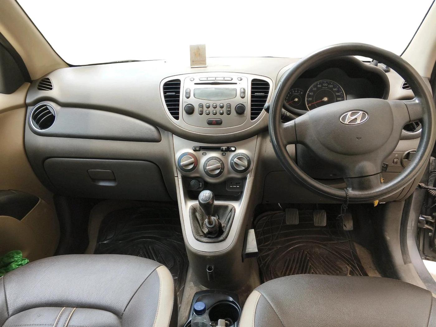 2012 Hyundai i10 SPORTZ 1.2, CNG, Manual, 73,826 km, interior