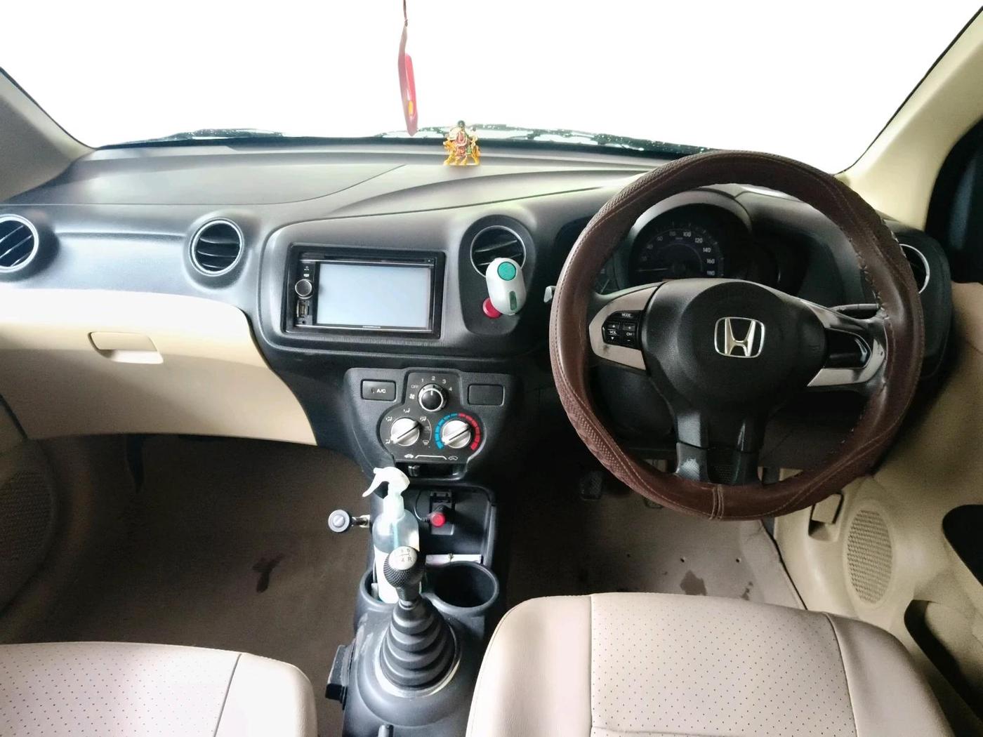 2015 Honda Amaze 1.2L I-VTEC S, Petrol, Manual, 1,15,013 km, interior