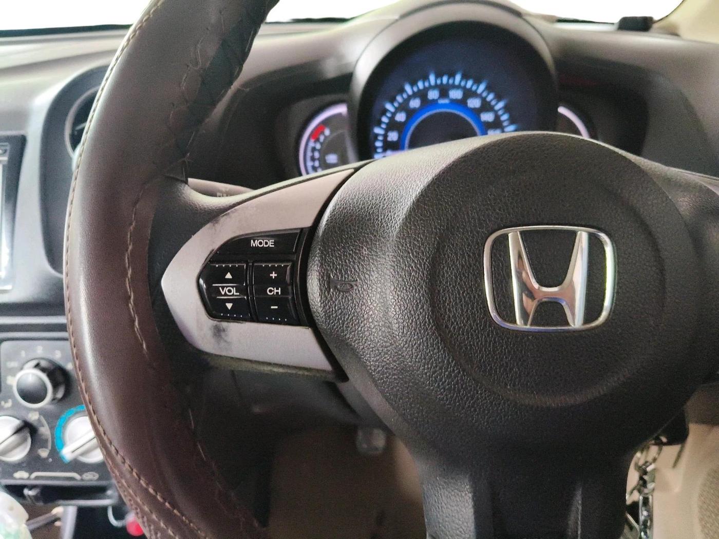 2015 Honda Amaze 1.2L I-VTEC S, Petrol, Manual, 1,15,013 km, interior
