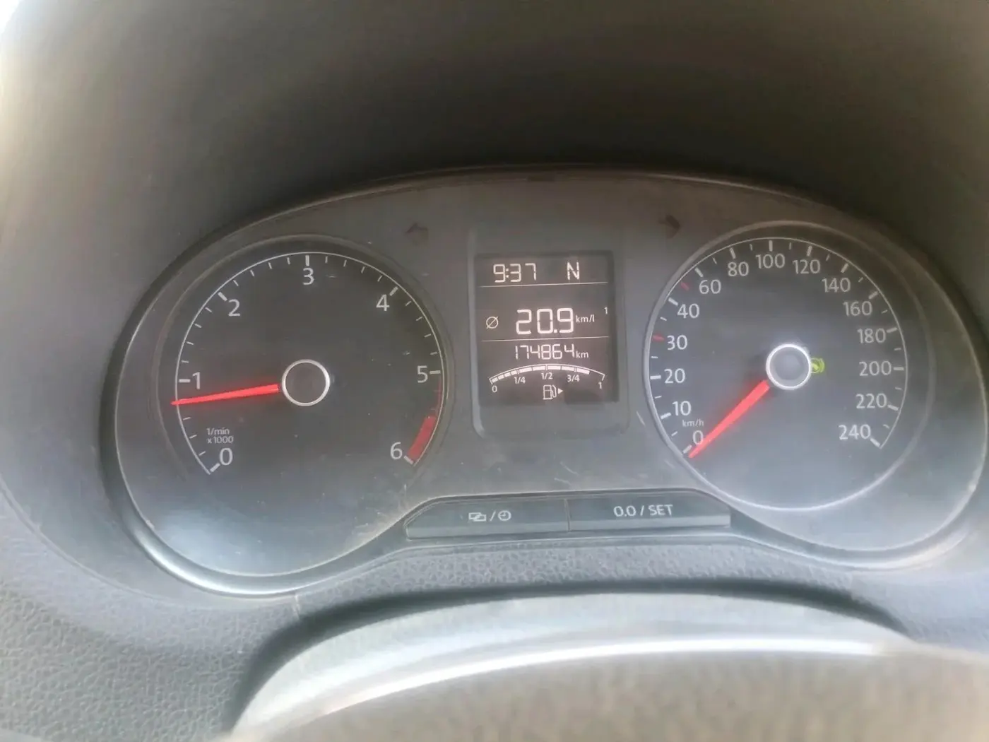 2018 Volkswagen Ameo HIGHLINE PLUS 1.5L AT 16 ALLOY, Diesel, Automatic, 1,74,864 km, interior