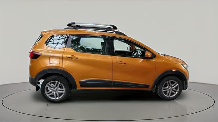2020 Renault TRIBER RXZ, Petrol, Manual, 46,905 km, exterior