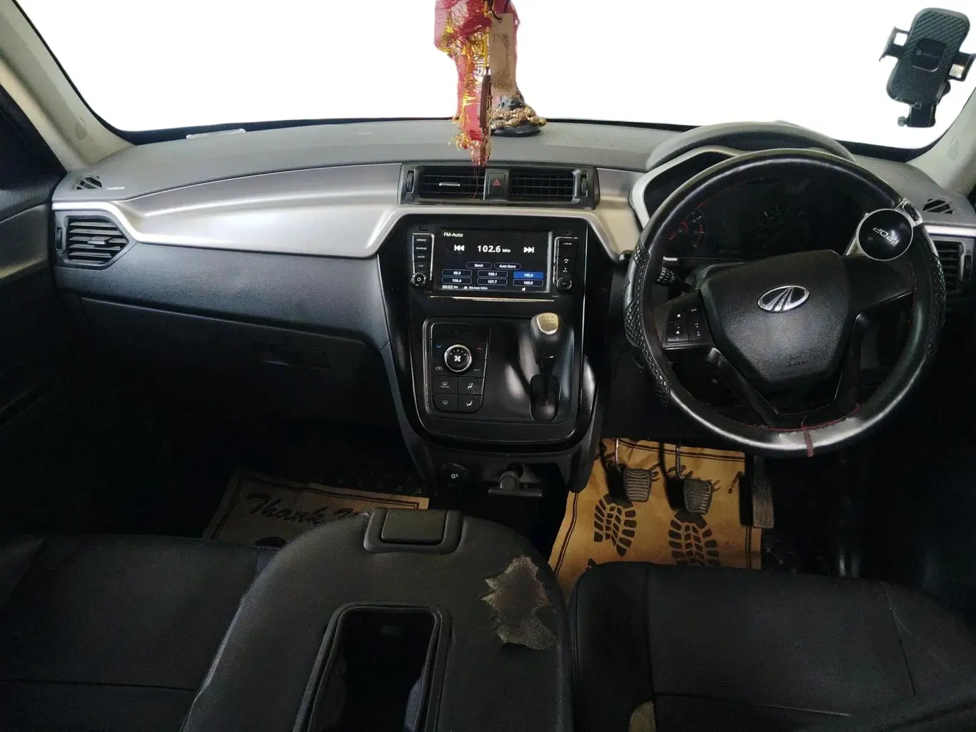 2017 Mahindra KUV 100 NXT K6+ D 6 STR, Diesel, Manual, 83,726 km, interior