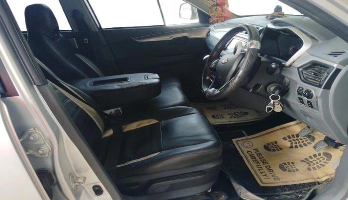 2017 Mahindra KUV 100 NXT K6+ D 6 STR, Diesel, Manual, 83,726 km, interior