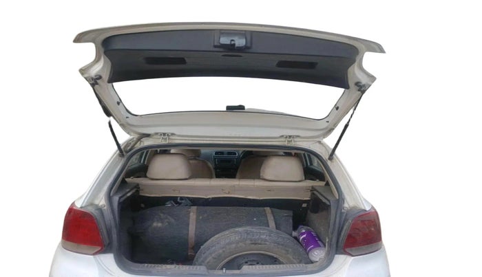 2013 Volkswagen Polo HIGHLINE1.2L, CNG, Manual, 1,21,181 km, exterior