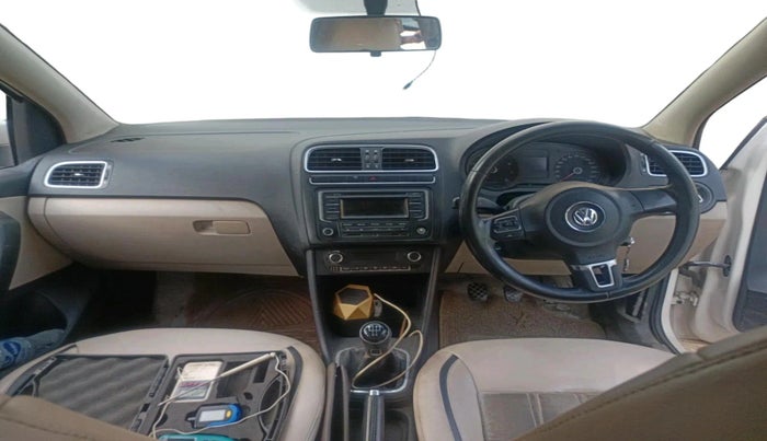 2013 Volkswagen Polo HIGHLINE1.2L, CNG, Manual, 1,21,181 km, interior