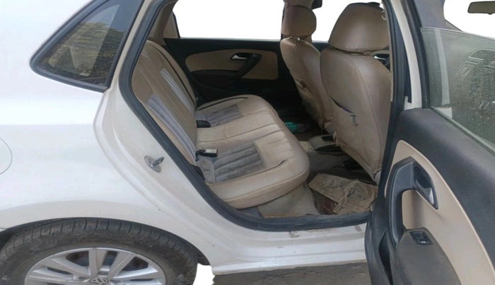 2013 Volkswagen Polo HIGHLINE1.2L, CNG, Manual, 1,21,181 km, interior