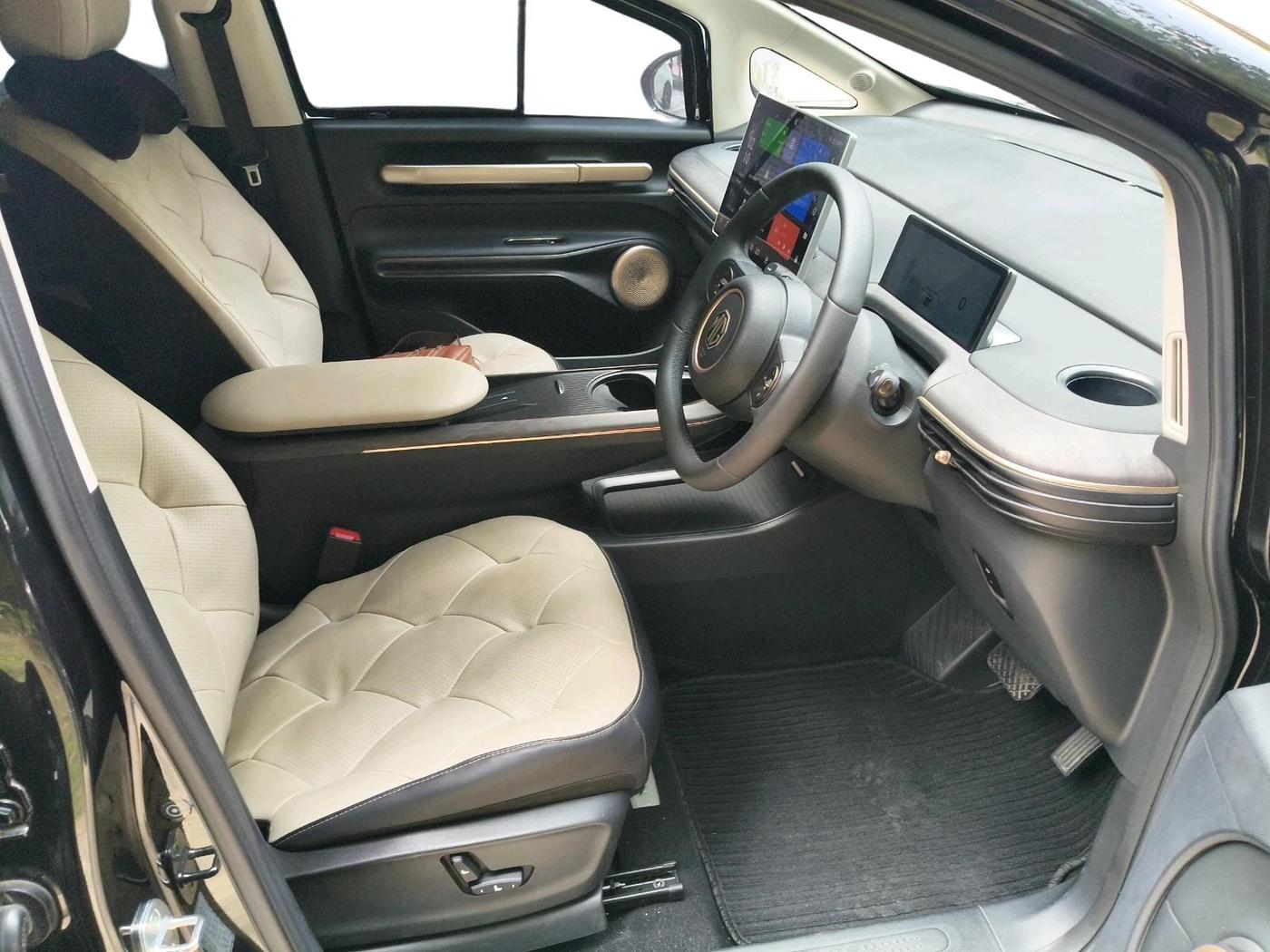 2025 MG Windsor EV Essence Pro, Electric, Automatic, 15,443 km, interior