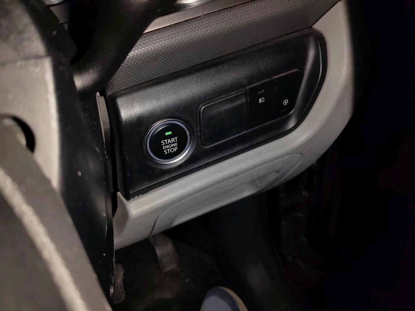 2021 Tata ALTROZ XT PETROL, Petrol, Manual, 68,247 km, interior