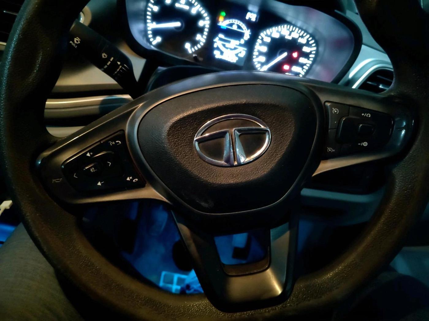 2021 Tata ALTROZ XT PETROL, Petrol, Manual, 68,247 km, interior
