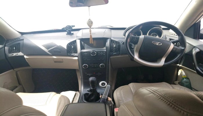 2016 Mahindra XUV500 W8 1.99, Diesel, Manual, 61,668 km, interior