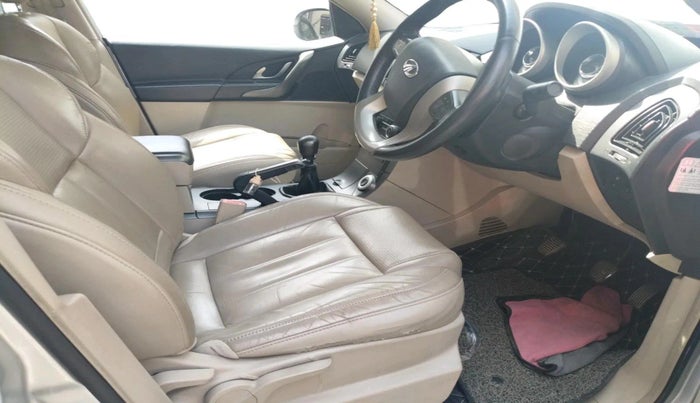 2016 Mahindra XUV500 W8 1.99, Diesel, Manual, 61,668 km, interior