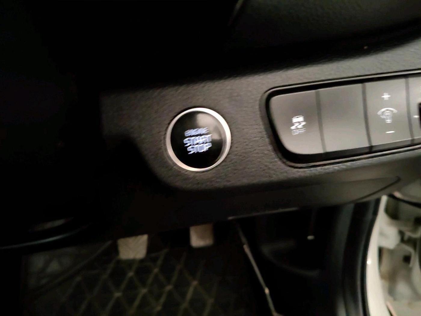 2022 KIA SELTOS HTK PLUS 1.5 IMT, Petrol, Manual, 58,490 km, interior