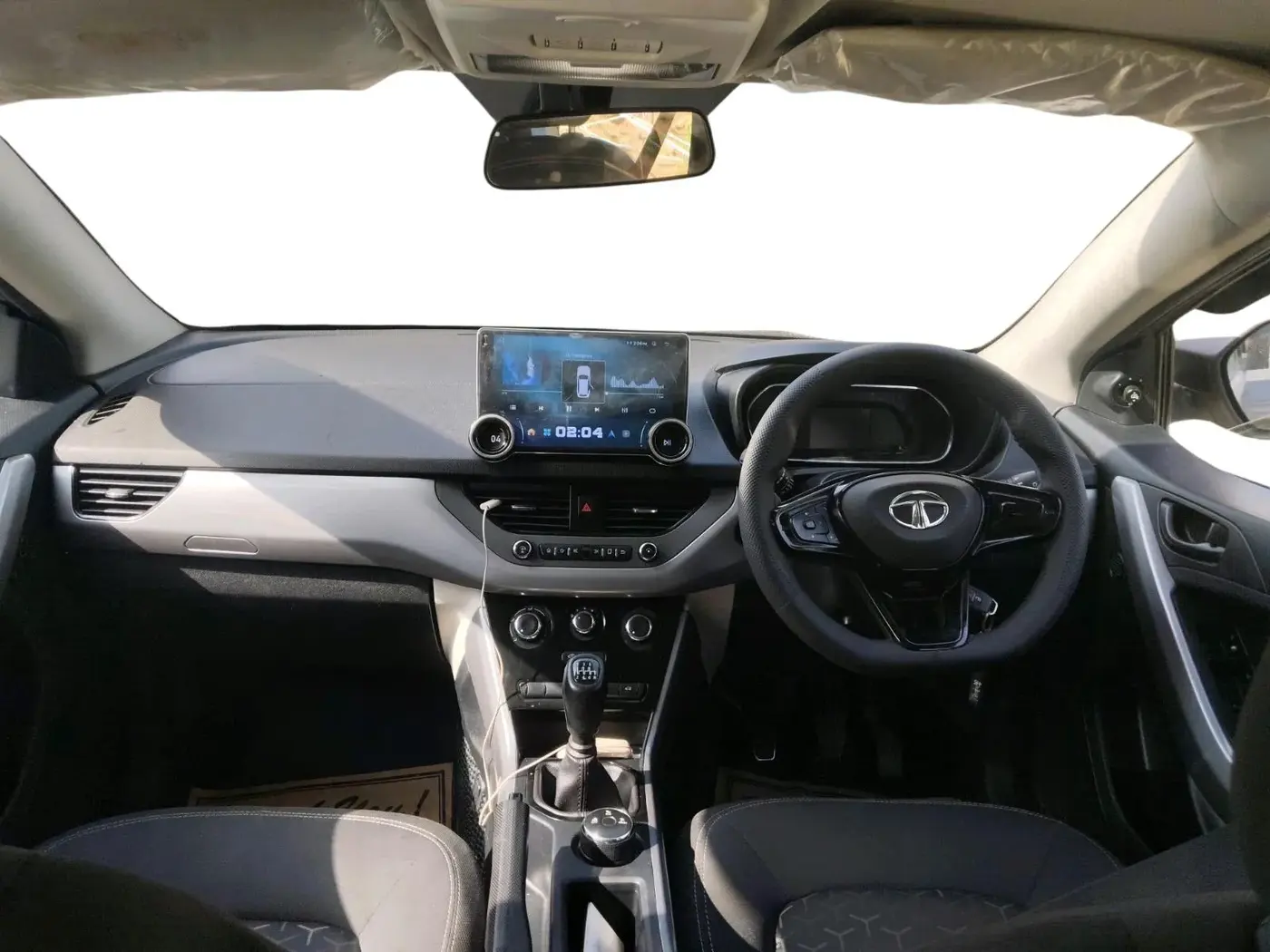 2023 Tata NEXON XM SUNROOF PETROL, Petrol, Manual, 56,858 km, interior