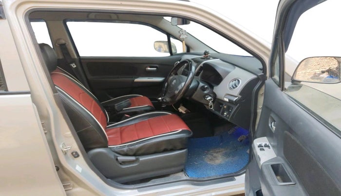 2011 Maruti Wagon R 1.0 LXI CNG, CNG, Manual, 1,22,615 km, interior