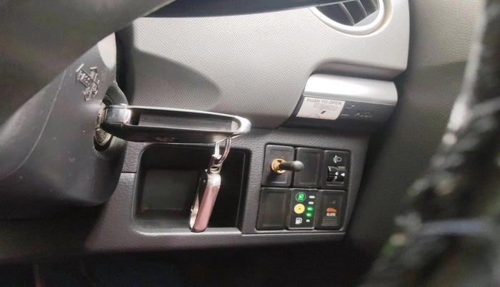 2011 Maruti Wagon R 1.0 LXI CNG, CNG, Manual, 1,22,615 km, interior