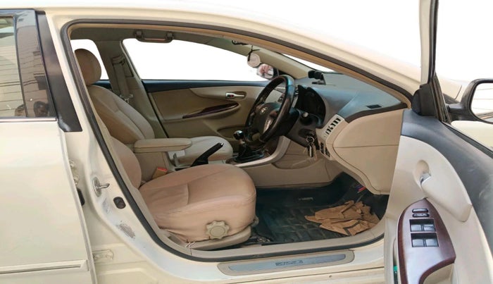 2011 Toyota Corolla Altis G PETROL, Petrol, Manual, 1,24,736 km, interior
