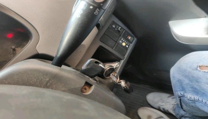 2011 Maruti Wagon R 1.0 LXI CNG, CNG, Manual, 1,74,938 km, interior