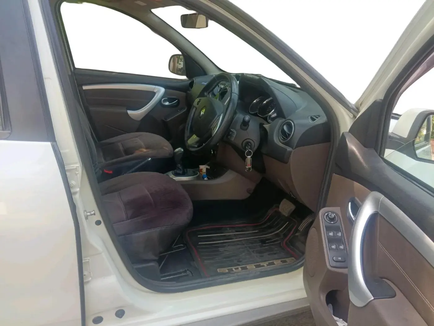 2017 Renault Duster 110 PS RXZ 4X2 AMT DIESEL, Diesel, Automatic, 79,102 km, interior