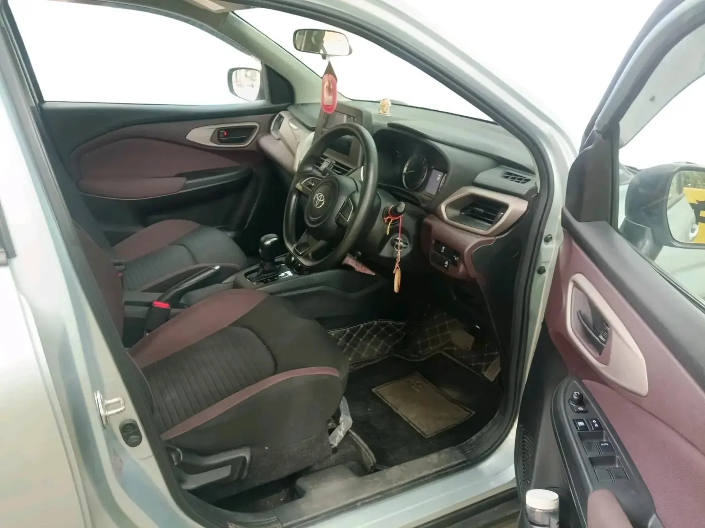 2024 Toyota Urban Cruiser Taisor S Plus 1.2 Petrol AMT, Petrol, Automatic, 5,090 km, interior