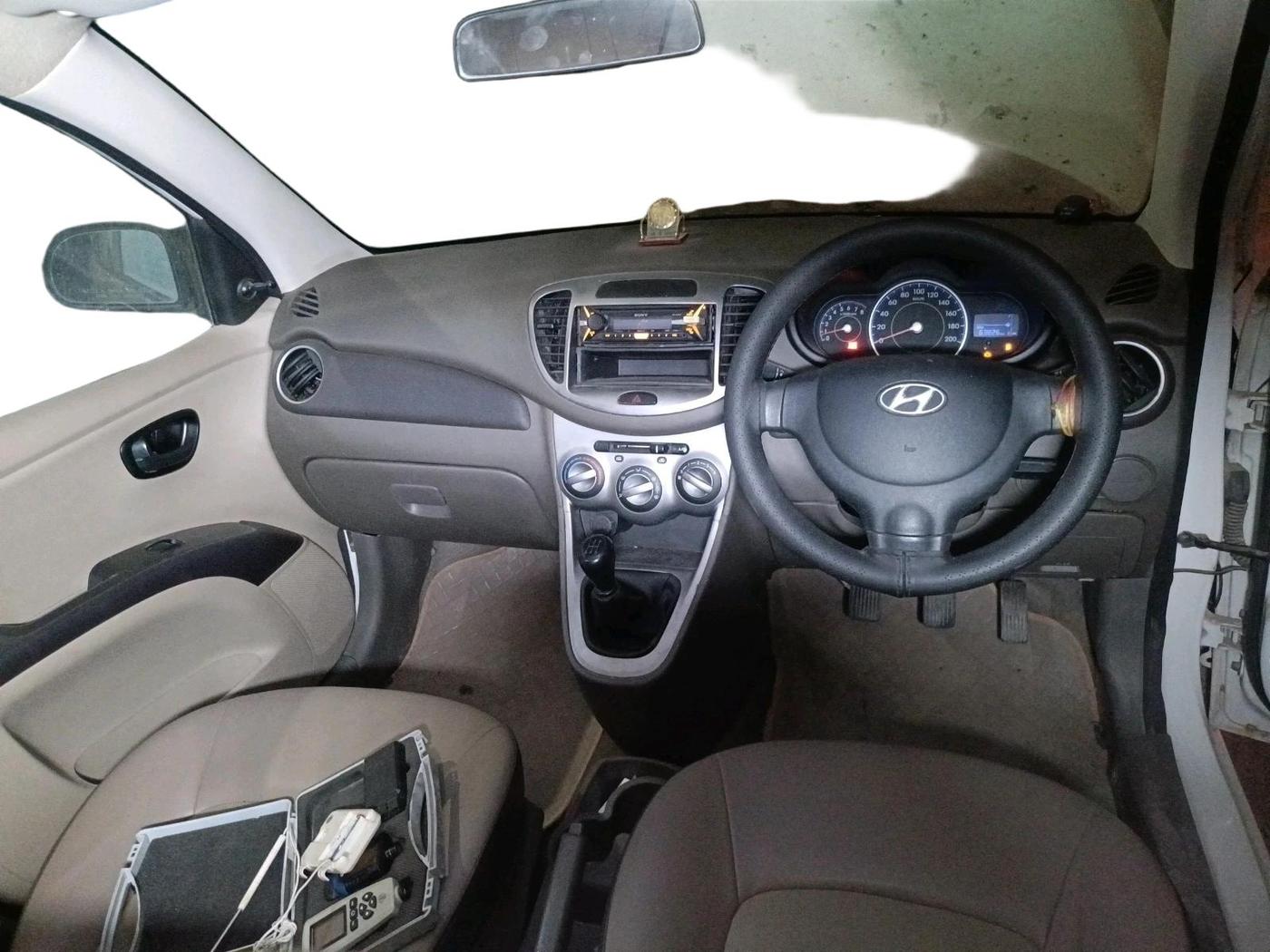 2014 Hyundai i10 MAGNA 1.1, Petrol, Manual, 63,826 km, interior